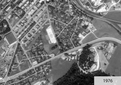 1976